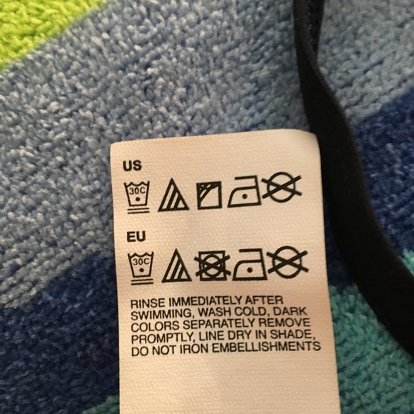 🌞 Tommy Hilfiger Ruffled Triangle Bikini Top - Picture 7 of 8